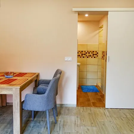 Eddy Apartment *